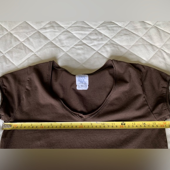 Zara 95% cotton dark brown top with cap style short sleeves deep roundish V beck - Picture 3 of 7